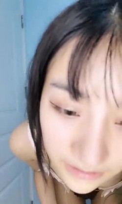高颜值小美女主播 身材也很苗条 自慰插穴 大姨妈都来了 很拼 截图5