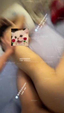 泡良海王推特大神「江南第一深情」28号女主part2，白裙深夜带回家里玩奶玩穴性欲大发无套插入，药劲上来了干个不停 截图7