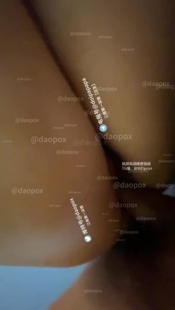 泡良海王推特大神「江南第一深情」28号女主part2，白裙深夜带回家里玩奶玩穴性欲大发无套插入，药劲上来了干个不停 截图9