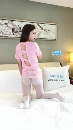 《最新顶流 ️重磅》PANS新人大眼睛清纯美少女【英英】大尺度私拍~多套情趣无内透穴透点+绳艺镜头感十足~对白亮点-情趣 截图3
