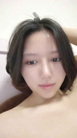 新人下海乖巧听话小姐姐！大屌炮友激情操逼！穿上情趣装黑丝袜，第一视角后入大屁股，叫起来好听太骚了 截图1