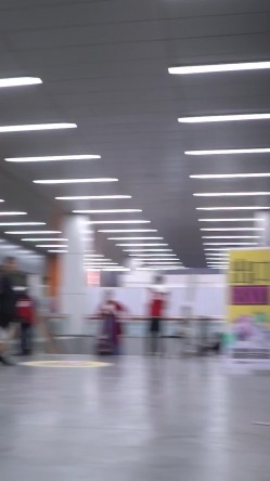 大神一路走一路抄底多位黑丝美女全是漂亮的小姐姐 截图7