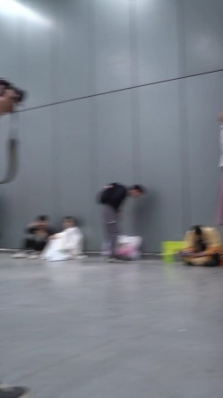 大神一路走一路抄底多位黑丝美女全是漂亮的小姐姐 截图8