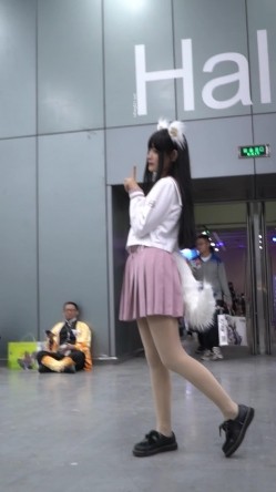 大神一路走一路抄底多位黑丝美女全是漂亮的小姐姐 截图15