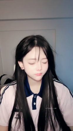 顶级校花来了！美到炸，清纯校园风小姐姐【取悦】刚下海就被操！满满撸点 截图2
