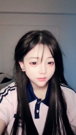 顶级校花来了！美到炸，清纯校园风小姐姐【取悦】刚下海就被操！满满撸点 截图4