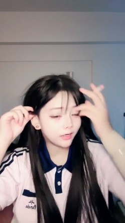 顶级校花来了！美到炸，清纯校园风小姐姐【取悦】刚下海就被操！满满撸点 截图5