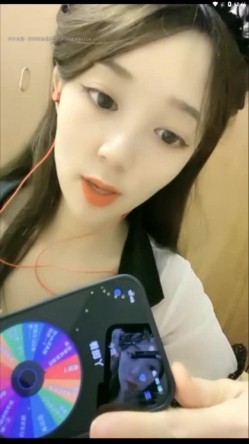 颜值超级清纯秒杀各路网红的萌妹子下海，超大尺度展示她那极品S级尤物身材 截图4