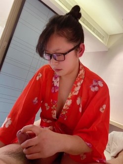 我的小姨子，你想爱吗，酒店偷情。被操着不停喊姐夫，快点，用力，露脸！ 截图3