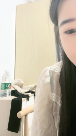 重磅回归，苏州G奶校花，真实线下可约【我不是学妹】，雪白美乳~多汁大肥逼，馒头穴名器还有张好脸蛋，没有一处软肋 截图10
