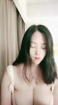超级巨乳主播『椰汁西米露』高清源码录制35小时直播合集 无毛粉逼健身器材上甩大奶 截图6