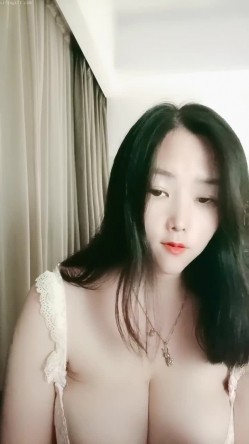 超级巨乳主播『椰汁西米露』高清源码录制35小时直播合集 无毛粉逼健身器材上甩大奶 截图7
