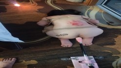 SM顶级调教大神【永夜DOM】圈养各种妹子多种刺激玩法，各种啪啪调教露脸高颜反差婊，纯纯人形小母狗 截图8