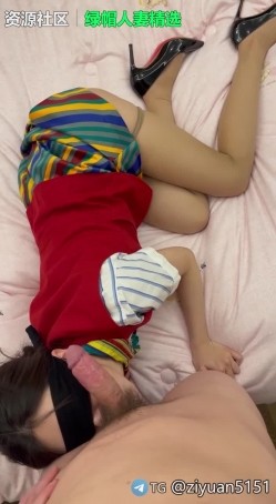 真大神「宝马哥BMWZ」《经典的极品空姐装》2号女主，空姐职业装肉丝高跟，后入狠狠抽插，口交足交调教 截图15