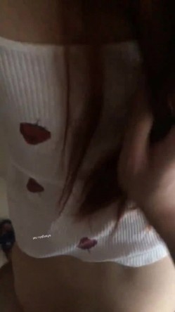 人生赢家，约炮大神【蒂奇！Long】玩肏调教，多位极品网红舞蹈生有露脸，全都乖乖的像条小母狗 截图3