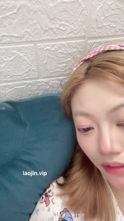 最顶级校花来了！美到炸～【甜甜】，清纯小妹妹，要把自己给插得翻白眼了，太爽太刺激了！ 截图10