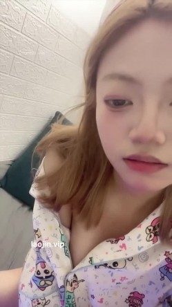最顶级校花来了！美到炸～【甜甜】，清纯小妹妹，要把自己给插得翻白眼了，太爽太刺激了！ 截图12