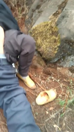 贵在真实城郊边的小山上偶遇岁数很大的老头席地干大妈哎呦哎呦捅的还挺猛方言对白 截图10