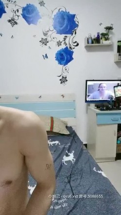 大屁股熟女骚妈露脸性感的情趣内裤惨遭小哥蹂躏，淫声荡语老骚逼就是欠操，让小哥各种抽插蹂躏就是扛草 截图15