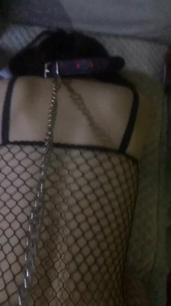 大神的绿奴母狗们，车震户外露出，滴蜡后入打开门看着邻居走廊大战，楼道做爱，威武刺激哦 22V流出！ 截图11