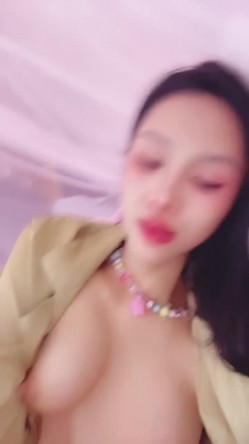 骚逼奶妈【03年蛇蛇】纹身浪妇，下海直播赚奶粉钱，开逼自慰性欲旺盛，道具自慰，高潮时奶头出奶 截图12