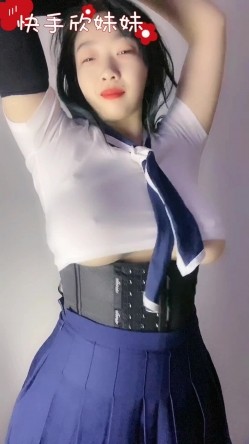 快手已永久封停18万粉丰腴大胸反差骚女【欣妹妹】全裸骚舞、抖奶、顶胯各种高潮脸 截图5