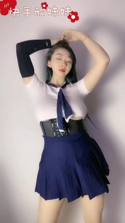 快手已永久封停18万粉丰腴大胸反差骚女【欣妹妹】全裸骚舞、抖奶、顶胯各种高潮脸 截图12