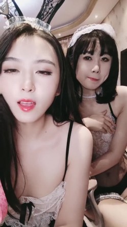 【色欲韩妍熙】两个极品高颜值在校在读美女大学生裸体诱惑 洗澡秀 年纪看起来小那位号称是个处 截图4