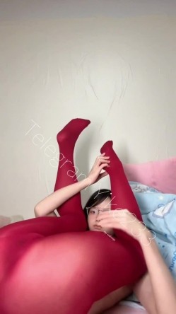 可盐可甜极品大奶清纯女神【小罗老师、旖可】付费露脸视图，露出裸舞性爱调教，年纪虽轻却很反差 截图15