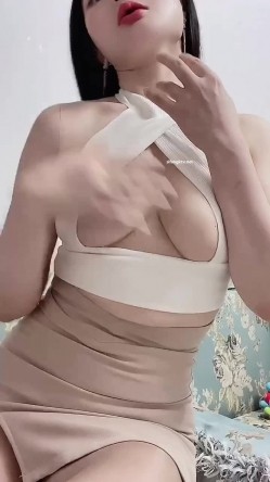 微博红人九头身平面模特御姐【EvE依然】露脸私人订制紫薇福利 女神的蜜穴假屌一捅到底 截图13