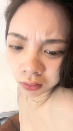 新人下海！逆天颜值，【五花肉】，清秀四川小美女，年轻脸蛋全是胶原蛋白，毛茸茸少女逼 截图16