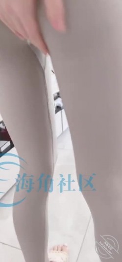 第一次后入练瑜伽的网红嫂子的菊花 ️太紧了插进去一点点 哀嚎不断！ 截图11