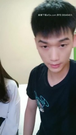 野狼回归良家已到位，酒店开房慢慢扒光衣服调情舌吻，压在床上打桩机式爆草各种体位抽插，尖叫把宝贝 截图3