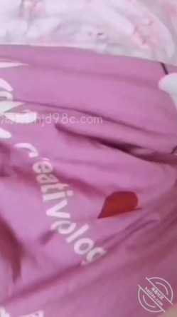 乱伦大神【极品骚母亲】钻石贴，后爸约老妈去酒店开房，隔天早上后爸上班了，老妈才叫我去刷锅 截图15