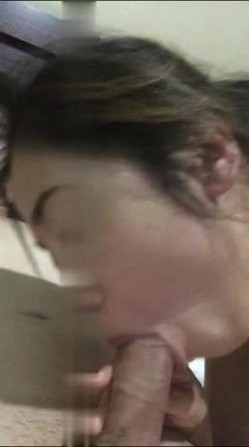 这是谁老婆，我让她对着镜头吃鸡巴 她说“你要求的太多了” 截图3