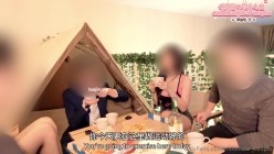 换妻盛宴，【明月夫妻】，两对夫妻加上一个单男，美酒佳肴配上情色小游戏，脱光一触即发 截图8