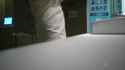 【极品偷拍】国内『温泉会所』贴脸偷拍沐浴更衣泳池戏水 超多美女良家少妇近距离接触 截图9