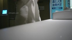 【极品偷拍】国内『温泉会所』贴脸偷拍沐浴更衣泳池戏水 超多美女良家少妇近距离接触 截图12