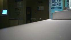 【极品偷拍】国内『温泉会所』贴脸偷拍沐浴更衣泳池戏水 超多美女良家少妇近距离接触 截图14