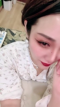 【戴眼镜的老师】淫荡三女 狂约技师 争着吃鸡吧 无套啪啪 骑乘吃奶 内射 口爆 截图2