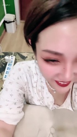 【戴眼镜的老师】淫荡三女 狂约技师 争着吃鸡吧 无套啪啪 骑乘吃奶 内射 口爆 截图3