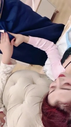 【戴眼镜的老师】淫荡三女 狂约技师 争着吃鸡吧 无套啪啪 骑乘吃奶 内射 口爆 截图12