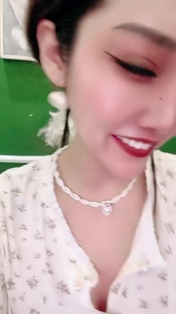 【戴眼镜的老师】淫荡三女 狂约技师 争着吃鸡吧 无套啪啪 骑乘吃奶 内射 口爆 截图16