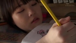 OMHD-015 ＜超極限・近親相姦映像＞生まれてこの方、父親しか知らない性玩具の名は、牢獄（ハコ）入り娘。 工藤ララ 截图1