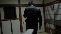OMHD-015 ＜超極限・近親相姦映像＞生まれてこの方、父親しか知らない性玩具の名は、牢獄（ハコ）入り娘。 工藤ララ 截图9