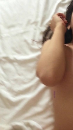 校花级性感美女酒店被男友边操边拍,干的美女欲仙欲死的叫床,听声可射,淫叫：操我逼,快点操我,但不能射里面啊! 截图4