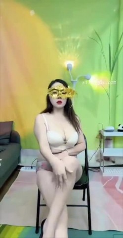 精品推荐 【快手】大奶骚妇熟女『星儿』露脸扒穴道具自慰诱惑福利 截图6
