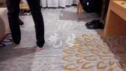 原版高价订购，潮汕DOM绿帽调教大神【50度先生】全集，圣水3P调教各种羞辱 截图11