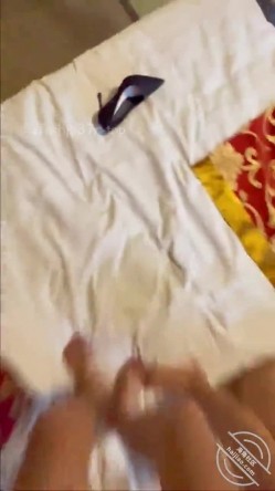 乱伦大神【会喷水的亲姐姐】和销售亲姐温泉做爱，一插一喷根本停不下来，水下视角真刺激 截图10
