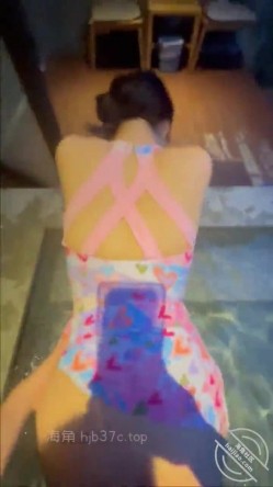 乱伦大神【会喷水的亲姐姐】和销售亲姐温泉做爱，一插一喷根本停不下来，水下视角真刺激 截图13